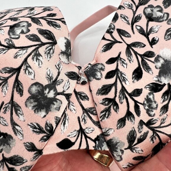 Cacique Lightly Lined Bra in Pale Blush Pink with‎ Gray Floral Print Size 40DDD - Picture 3 of 7